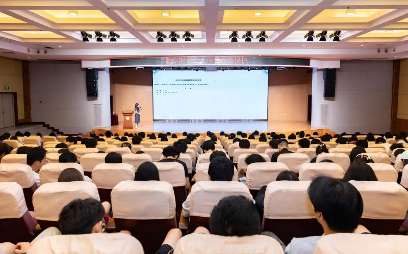 马克思主义学院举办普法宣传系列活动